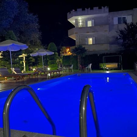 Vila Florika Hotel Borsh Exteriör bild